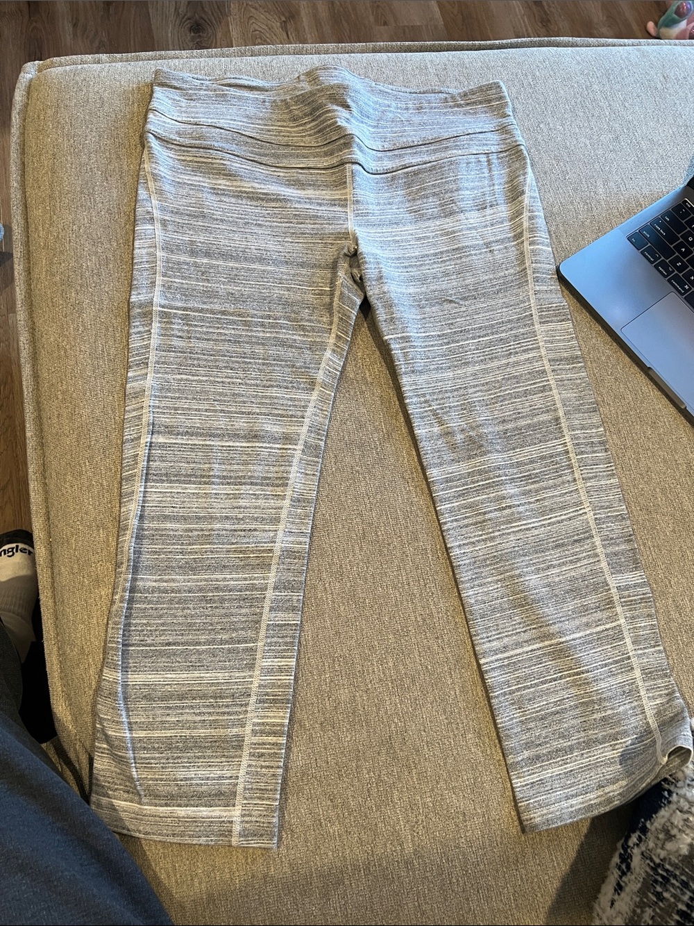 GAP Gray Heather Performance Capri Leggings